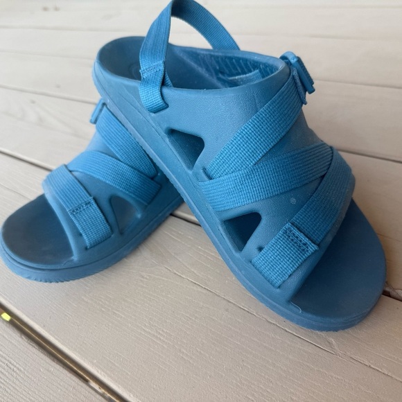 Chaco Shoes - Chaco Women’s Chillos sz 9